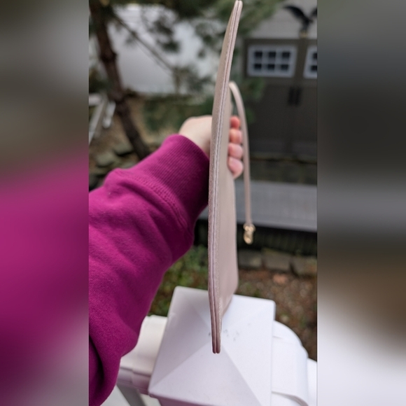 Elizabeth And James Beige Pouch (EUC) - Picture 10 of 11